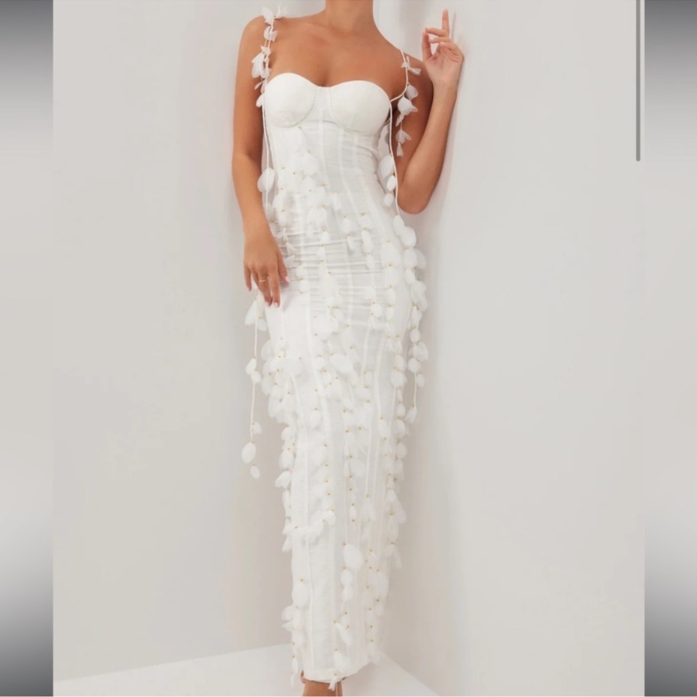 Heiress Beverly Hills- WHITE CORSET PETAL LINEN MAXI DRESS
